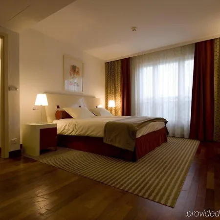 Aparthotel Mamaison Diana 4*