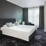 Mamaison Diana Aparthotel 4*