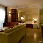 Aparthotel Mamaison Diana 4*