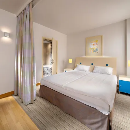 Mamaison Diana Aparthotel 4*