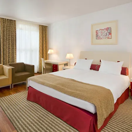 Mamaison Diana Aparthotel 4*