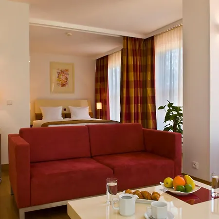 Mamaison Diana Aparthotel 4*