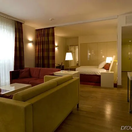 Appart hôtel Mamaison Diana 4*