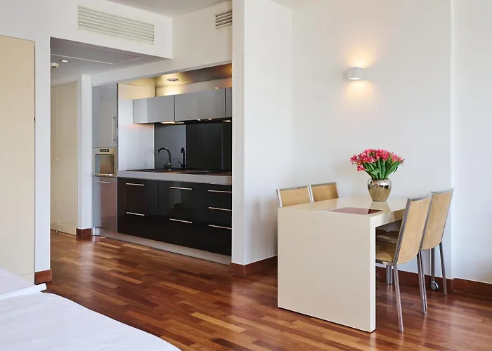 Aparthotel Mamaison Diana 4*