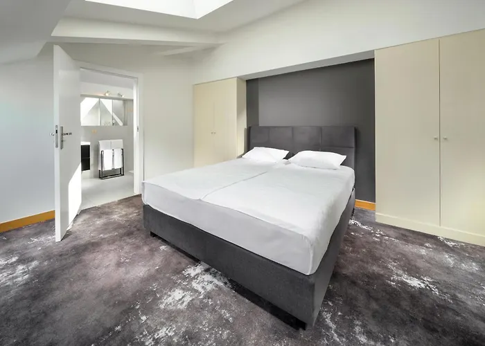 Aparthotel Mamaison Diana 4*