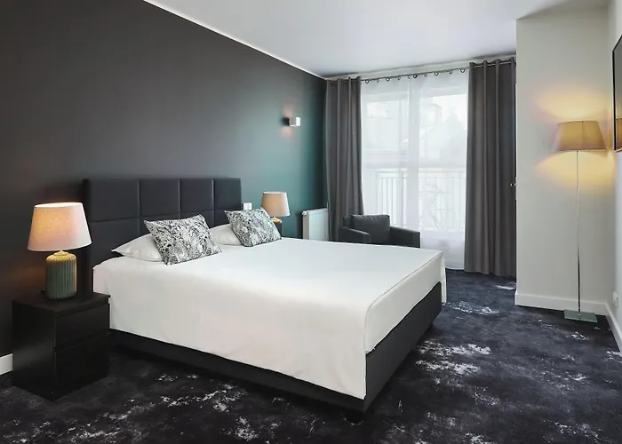 Mamaison Diana Aparthotel 4*