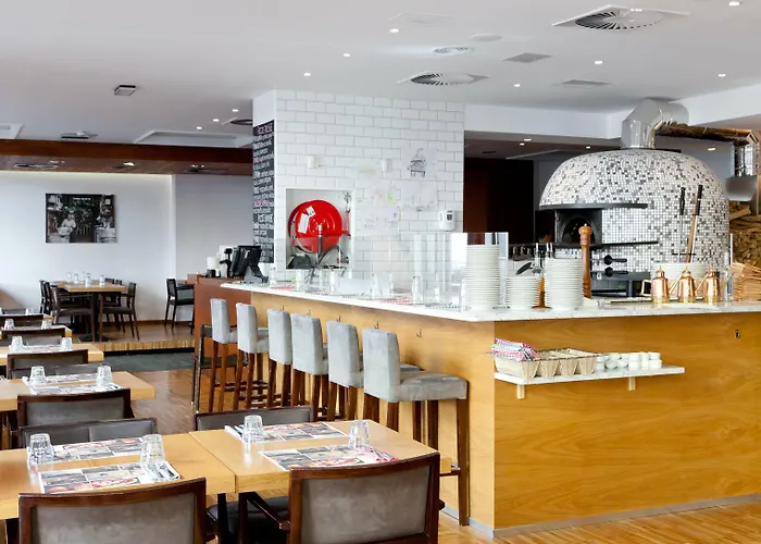 Hotel apartamentowy Mamaison Diana