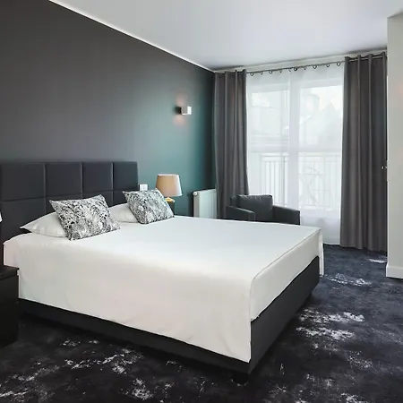 Mamaison Diana Апарт-отель 4*