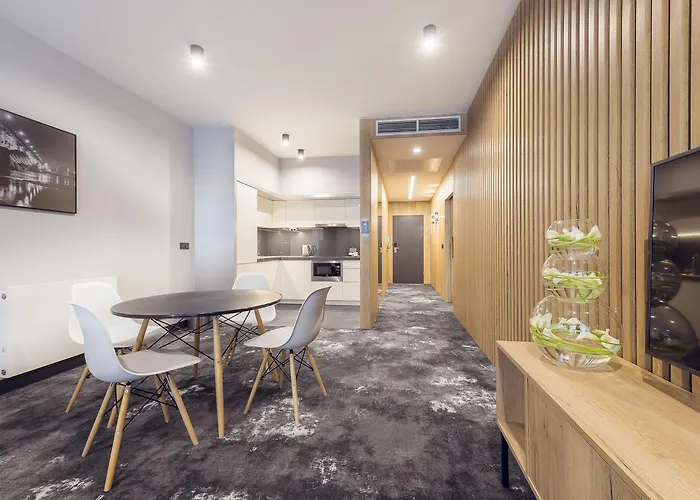 Mamaison Diana Aparthotel 4*